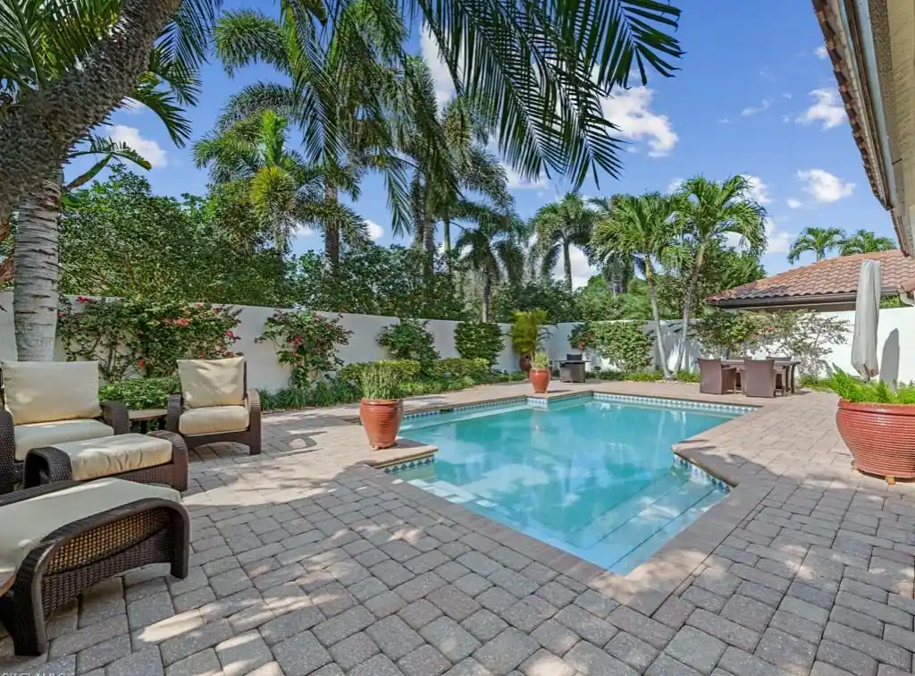 Private Walled Oasis in Las Brisas