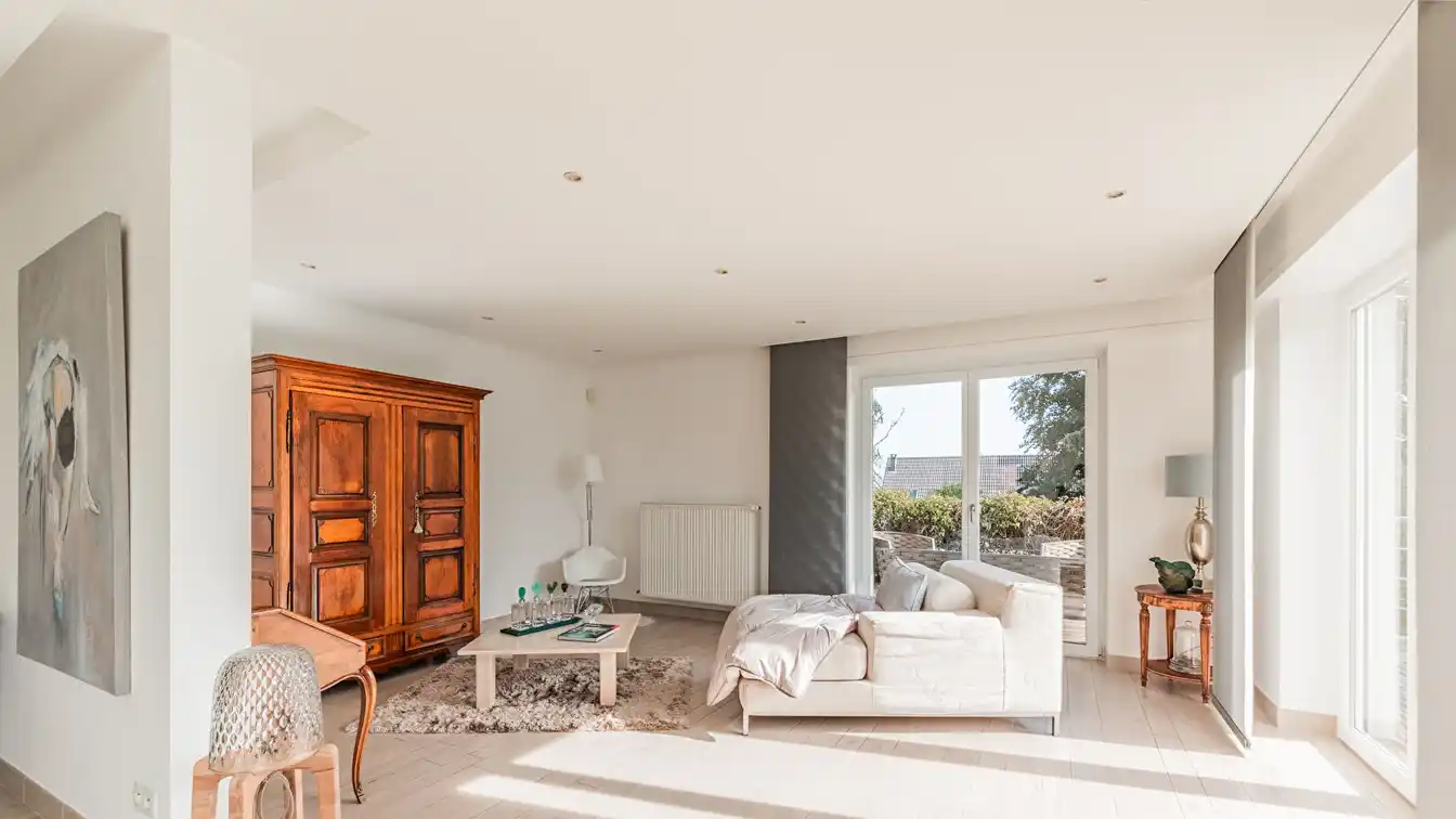 High-quality Contemporary Renovated Home