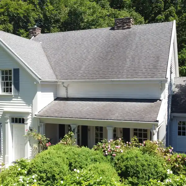 COUNTRY HOUSE IN TIMBER FRAME CONSTRUCTION IN US EAST COAST STYLE IN AN EXCELLENT LOCATION