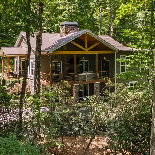 STONES THROW AT LAKE BURTON