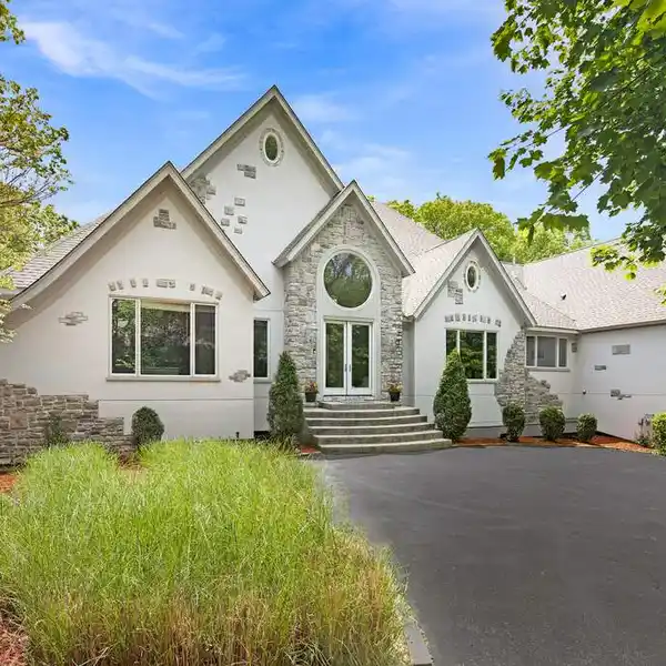 ARCHITECT’S MASTERPIECE AMIDST SERENE WOODLANDS