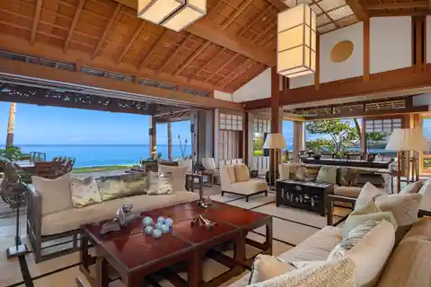 Oceanfront Fusion of Asian-Inspired Design and Hawaiian Elegance