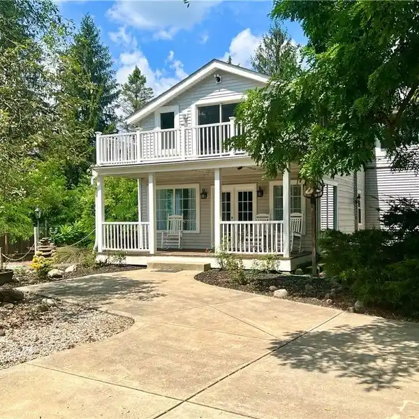 INCREDIBLE HOME IN INSPIRING COUNTRY SETTING