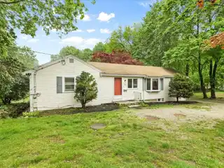 Charming Ranch in Prime Location