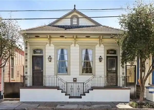EXQUISITELY RENOVATED 120-YEAR-OLD VICTORIAN
