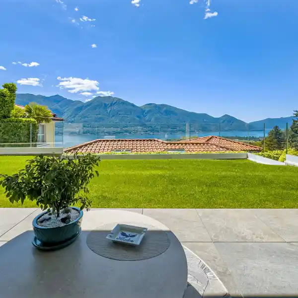 LUXURY APARTMENT WITH GARDEN