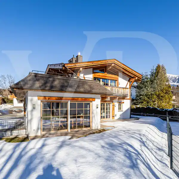 EXCLUSIVE LIVING WITH A VIEW OF THE KITZBüHELER HORN