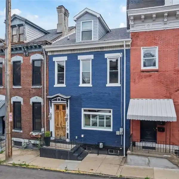 BEAUTIFULLY UPDATED HOME IN THE HEART OF LAWRENCEVILLE