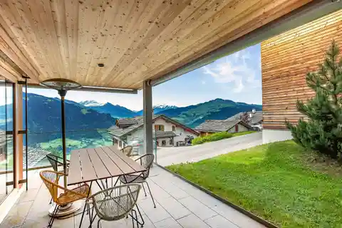 Stylish Holiday Apartment in Falera - Perfect for Upscale Living