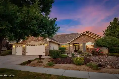 Luxury Living in Red Hawk Golf Community