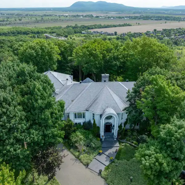 EXECUTIVE HOME BUILT AT THE HIGHEST POINT OF SOMMET-TRINITE