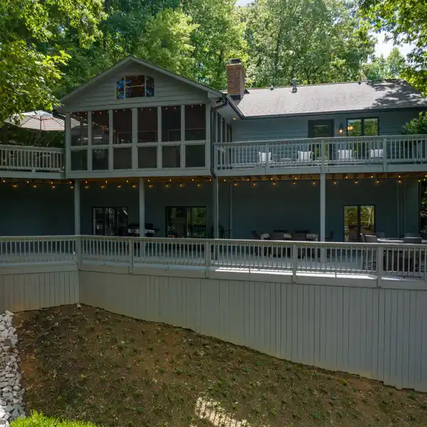 COMPLETELY RENOVATED LAKE KEOWEE LAKEHOUSE