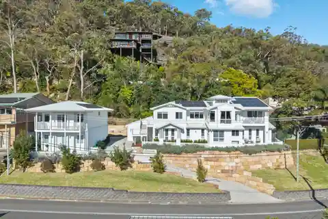 Breathtaking Residence with River Views