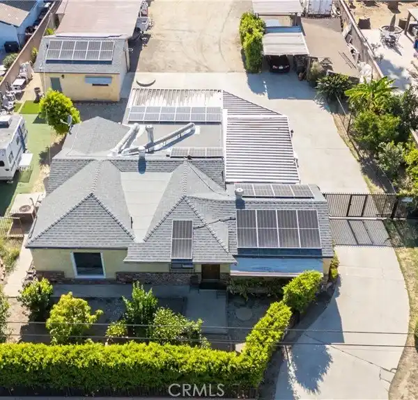 SPACIOUS HOME ON EXPANSIVE USABLE LAND