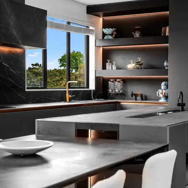 LUXURY ESTATE WITH INDOOR POOL AND BUSH VIEWS