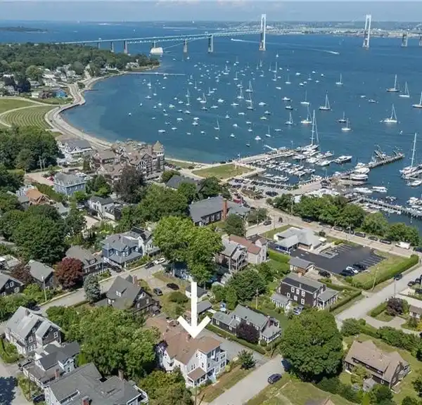 DISTINCTIVE VICTORIAN RESIDENCE