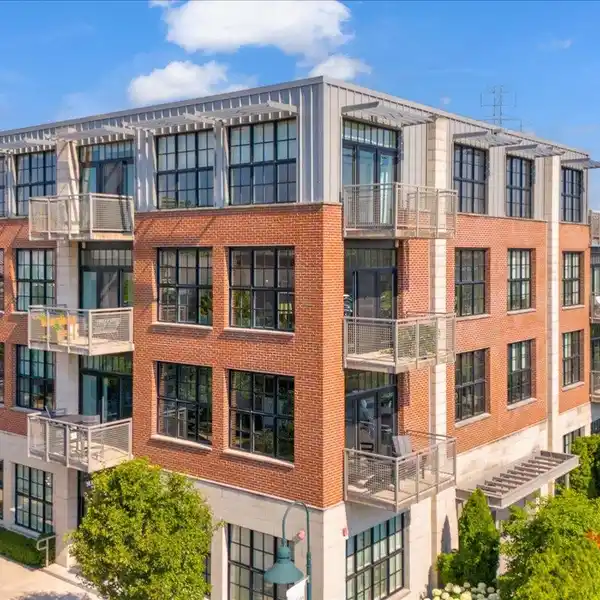 RARE CORNER UNIT LUXURY CONDO