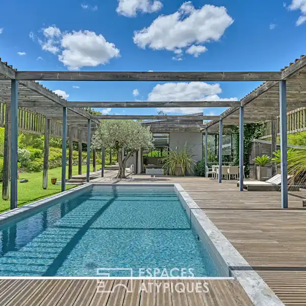 BOLD CONTEMPORARY HAVEN