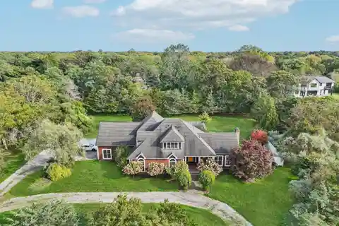 Captivating Post-Modern Residence