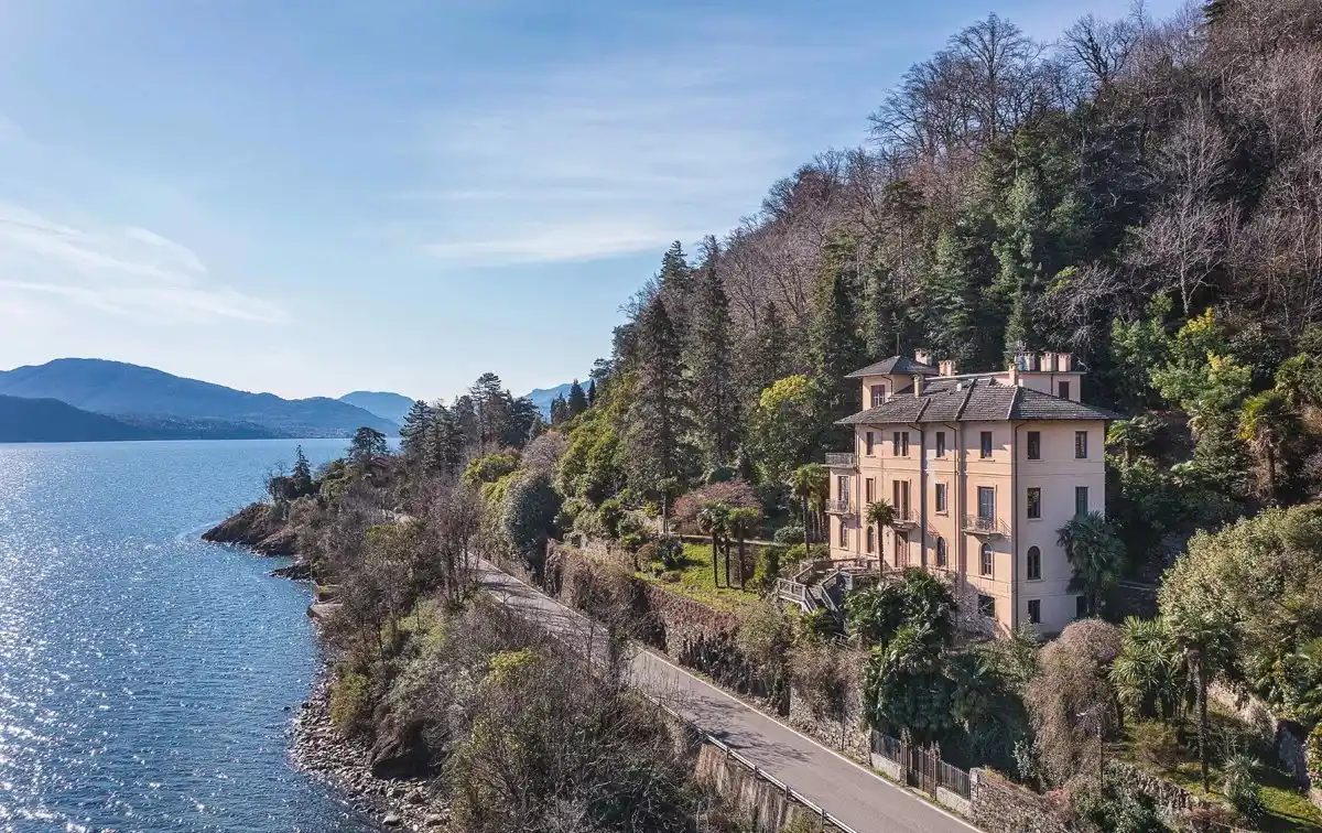 Prestigious Lakefront Period Villa