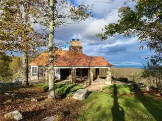 Outdoor Entertaining Spaces with Breathtaking Views