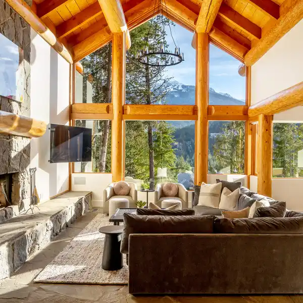 POST-AND-BEAM CHALET OFFERS BREATHTAKING VIEWS OF BLACKCOMB MOUNTAIN