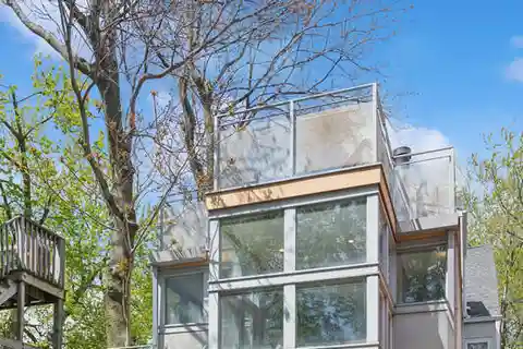 Distinctive Lakeview Luxury Home