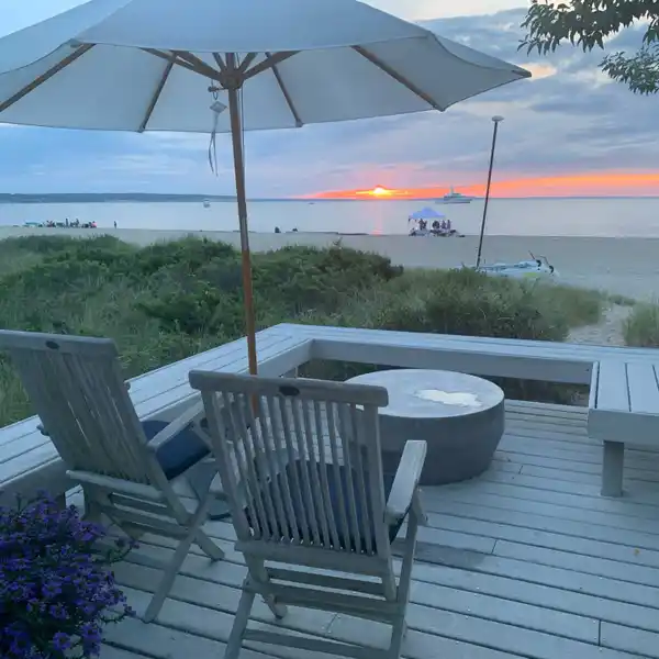 EXPERIENCE THE ULTIMATE BEACHFRONT LIFESTYLE