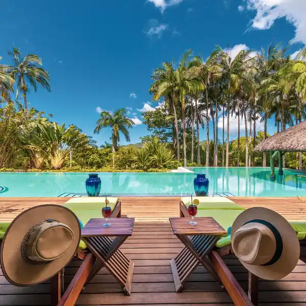 SPECTACULAR RESIDENCE IN AN ENCHANTING LOCATION