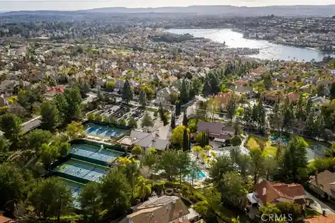 Entertainer’s Dream in Exclusive Guard-Gated Community