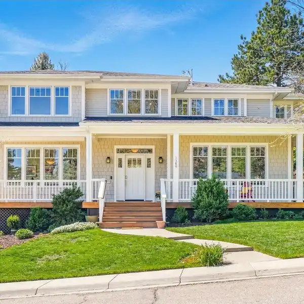 CHARMING CRAFTSMAN IN THE HEART OF CHAUTAUQUA