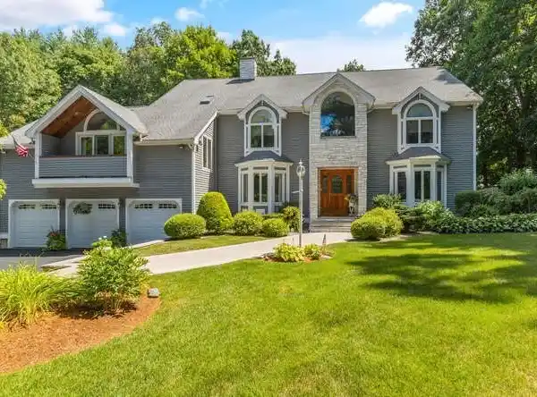 LUXURY CUSTOM BUILT ONE-OWNER HOME