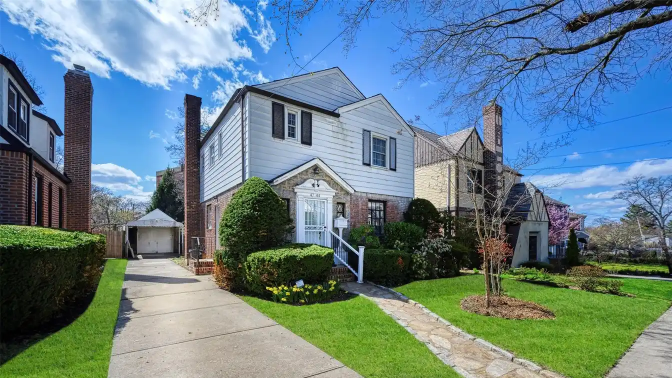 Rare Double Lot in the Heart of Little Neck