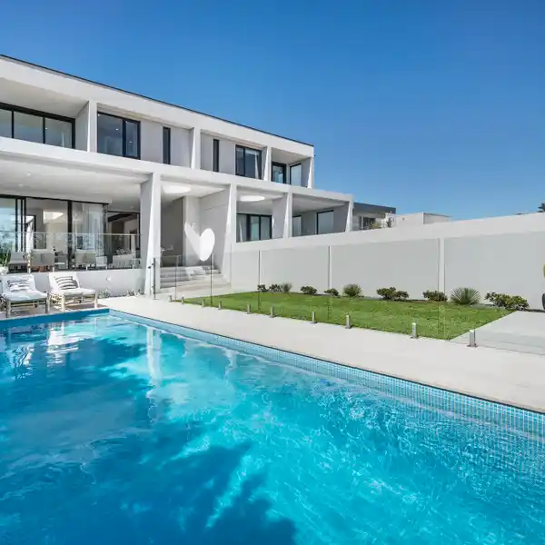 BRAND-NEW DESIGNER DUPLEX