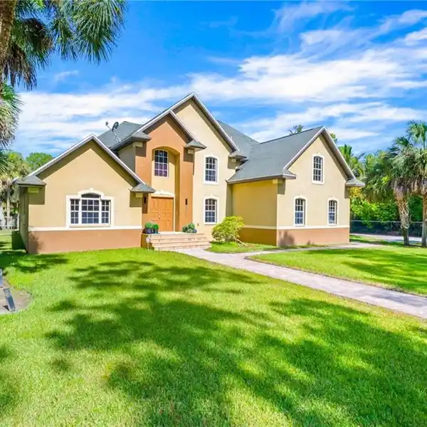 EXTRAORDINARY 2.5-ACRE ESTATE