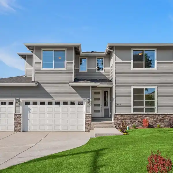 NEW CONSTRUCTION IN HILLCREST ESTATES