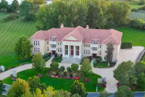 Create Your Masterpiece in Exclusive Magnolia Pointe