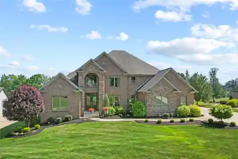 Gorgeous Estate on Kensington Golf Course