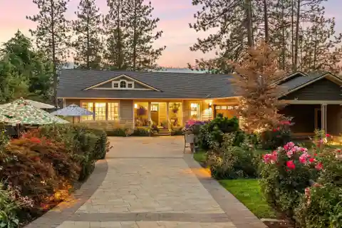 Luxurious Lakefront Private Resort