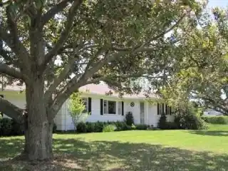 Southampton Village Lovely Summer Rental