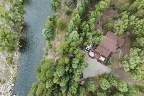 Riverfront Home in the Sage Creek Canyon