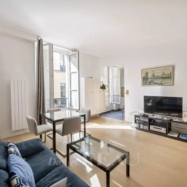 CHIC RETREAT IN PARIS’S HISTORIC FIRST DISTRICT