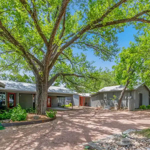 BEAUTIFULLY MAINTAINED AND UPDATED LIMESTONE COTTAGE