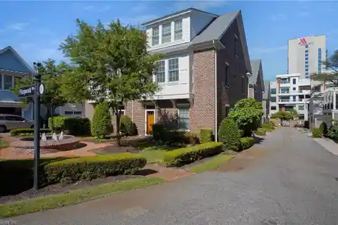 Beautiful Brick Townhome in the Cavalier Residences