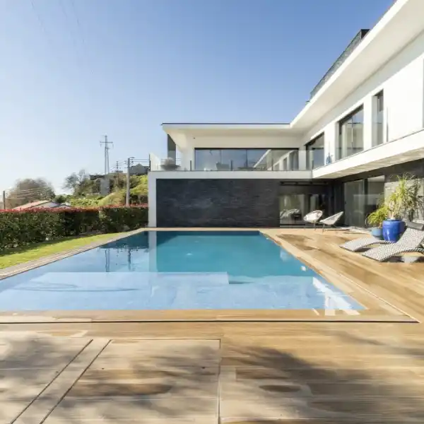 TRANQUIL VILLA OVERLOOKING CITY AND MOUNTAINS