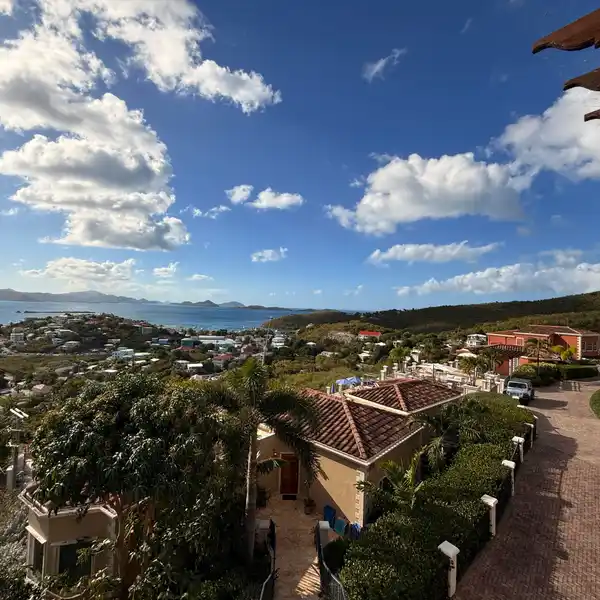 CREATE YOUR DREAM PANORAMIC VIEW RETREAT