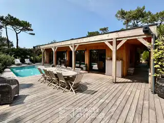 Contemporary Villa in a Sought-After Neighborhood