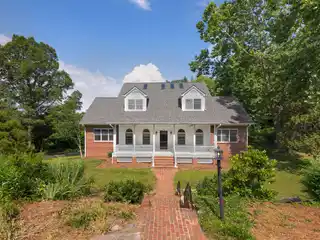 Spacious Home in Lakeview Park