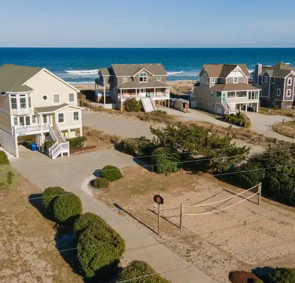 MAGNIFICENT OCEANFRONT RETREAT