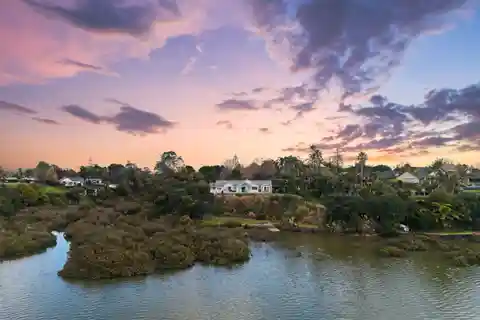Extraordinary Waterfront Estate